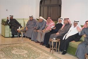 باسل الجاسر واحمد لاري مع الحضور