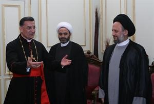 السيد علي فضل الله خلال زيارته بكركي امس لتهنئة البطريرك الراعي بالميلاد محمود الطويل