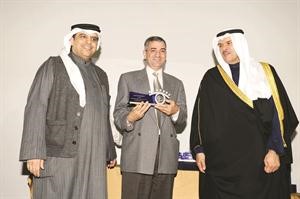 تكريم الزميل عاطف عيسى﻿