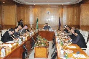 محافظ المركزي يستعرض بعض المؤشرات المالية	هاني الشمري