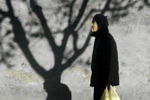 الصين تلزم العائلات بالاهتمام بكبار السن