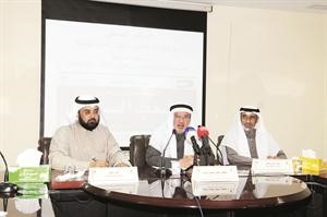 دسليمان شمس الدين متوسطا عبدالرحمن العوضي وامين النبهان 	قاسم باشا﻿