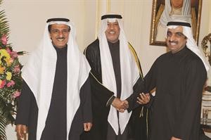 محمد العبدالجادر وجاسم البالول يهنئان
