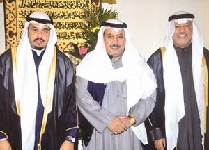 خلف دميثير يبارك للمعرس ووالده جاسم الشريم