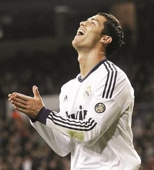 الفوز بدوري الأبطال وتجديد عقد رونالدو.. أبرز مطالب جماهير ريال مدريد 