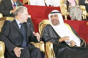 الشيخ احمد الفهد ورئيس اللجنة الاولمبية الدولية جاك روغ 