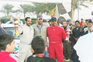 مفيد مبارك على منصة التتويج

