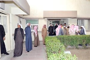 عدد من موظفي النوبات في هيئة الصناعة العاملين في الشعيبة خلال الاعتصام﻿