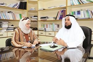 دجاسم الحمدان يتحدث للزميلة ليلى الشافعي﻿