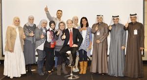 الخبير العالمي رون كوفمان وانتصار السويدي مع موظفي الدولي المشاركين في الدورة ﻿