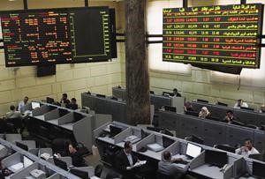 احدى جلسات البورصة المصرية امس افپ