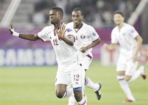 يوسف احمد يقود خط هجوم منتخب قطر امام الامارات