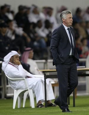 مدرب سان جرمان انشيلوتي خلال وجوده في قطر