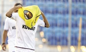 الازرق مطالب بخلع ثوب الاستعداد وارتداء زي البطل والمرعب الازرق كوم
