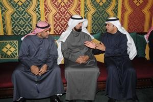 فيصل الكندري وخالد العدوة وطاهر الفيلكاوي
