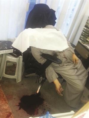 الضحية مضرجا في دمائه بعد اطلاق الرصاص عليهاسامة ابوعطية
