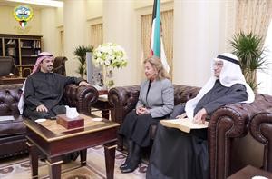 الراشد مستقبلا هاشم تقي ومنيرة المطوع﻿
