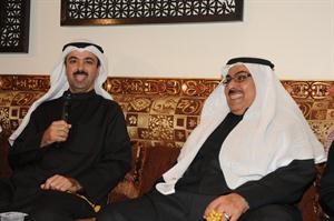 الرئيس علي الراشد متحدثا وبجانبه باسل الجاسر انور الكندري