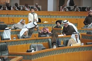 خليل الصالح مخاطبا درولا دشتي وصالح عاشور في حديث مع نبيل الفضل ودخليل عبدالله
