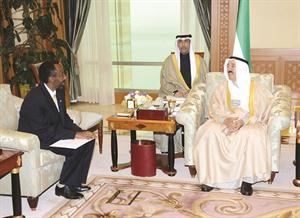 صاحب السمو الامير خلال لقائه وزير الدولة للرئاسة بالصومال﻿