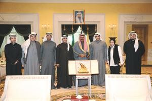 سمو ولي العهد الشيخ نواف الاحمد خلال لقائه رئيس واعضاء الهيئة الادارية لاتحاد اميركا﻿