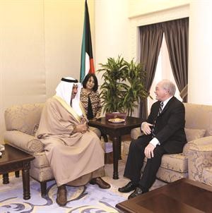 سمو رئيس الوزراء الشيخ جابر المبارك مستقبلا ادوارد غنيم﻿