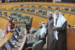 عدنان المطوع وهشام البغلي وفيصل الدويسان ودرولا دشتي