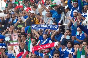 جماهير كثيرة حضرت لمؤازرة الازرق﻿