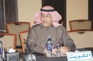 الزميل عدنان الراشد خلال المؤتمر﻿