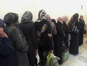مجموعة المعتقلات السوريات اللواتي افرج عنهن النظام مقابل الاسرى الايرانيين اپ