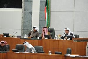 رئيس مجلس الامة علي الراشد مترئسا الجلسة الخاصة وبجواره نائبه مبارك الخرينج وامين السر كامل العوضي	متين غوزال﻿