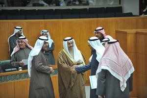 سمو رئيس مجلس الوزراء ومبارك الخرينج ومبارك العرف﻿
