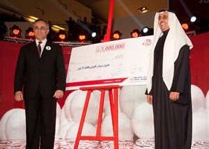 فوزي الثنيان وعلي شلبي خلال الاعلان عن مليونير الدانة﻿