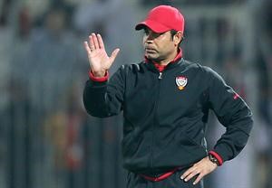مدرب الامارات مهدي علي يحظى بدعم الجماهير الاماراتية