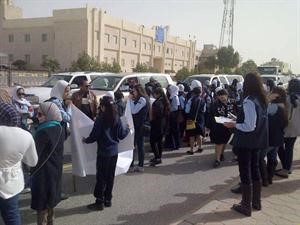جانب من المشاركات في الحملة التوعوية﻿