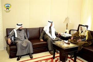 نائب الرئيس مستقبلا الشيخ خليفة بن حمد ال خليفة بحضور النائب عصام الدبوس﻿