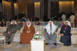 مشريدة المعوشرجي وعبدالعزيز الماجد خلال اللقاء انور الكندري
