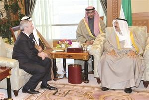 صاحب السمو الامير مستقبلا وزير الدفاع الايطالي﻿