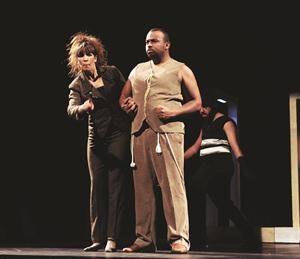 مشهد من مسرحية تمارين على التسامح