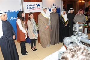 الشيخ محمد العبدالله في جناح البنك الوطني﻿