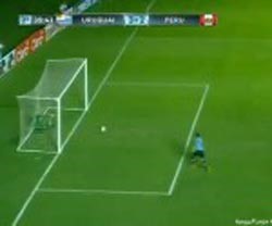 بالفيديو.. حارس منتخب البيرو ينقذ الكرة بطريقة خيالية واعجازية في كأس أميركا الجنوبية للشباب