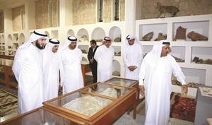 الشيخ فيصل يشرح تفاصيل بعض القطع﻿