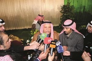 الشيخ علي الجراح مصرحا للصحافيين﻿