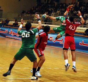 العربي تخطى الفحيحيل وبقي في دائرة المنافسة على اللقب	عادل اليعقوب﻿
