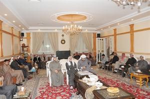 جانب من رواد ديوان عبدالصمد﻿