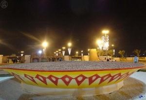 أكبر صحن شعبي للتمور يخطف أنظار زوار مهرجان الأسرة بالرياض