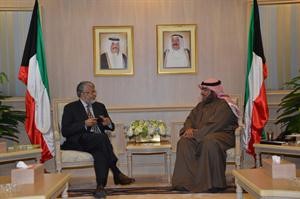 الشيخ ثامر العلي مستقبلا السفير الهندي﻿