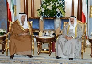 صاحب السمو الامير الشيخ صباح الاحمد مستقبلا سمو رئيس الوزراء الشيخ جابر المبارك﻿