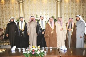 مشعان الفارسي يقدم التهاني