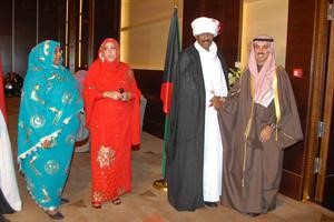 علي الراشد مهنئا السفير السوداني﻿